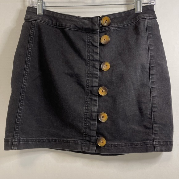 Free People Dresses & Skirts - Free People Little Daisies Black Denim Mini Skirt Short Buttons Women's Size 8